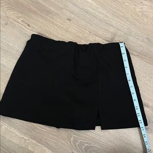 American Eagle Outfitters Women's Black Skort M